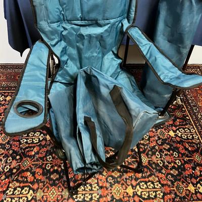 2 Folding Camp Chairs 