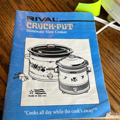 Large round crock pot