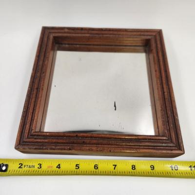 CUTE ACCENT WOOD FRAMED MIRROR