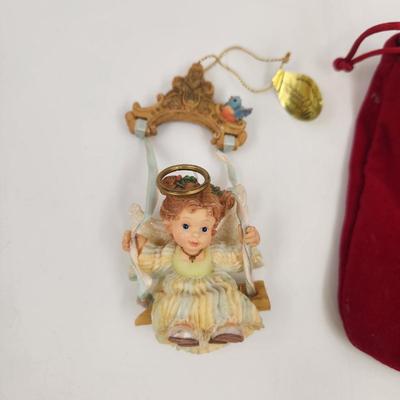 HEIRLOOM ORNAMENT FROM ASHTON DRAKE - WISHING YOU CAREFREE DAYS
