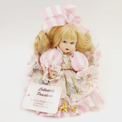 SHOW STOPPER COLLECTABLE PORCELAIN CUTE POSEABLE DOLL