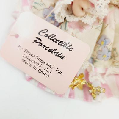 SHOW STOPPER COLLECTABLE PORCELAIN CUTE POSEABLE DOLL