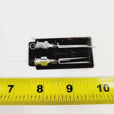 BECTON DICKSON "PYREX GLASS" SYRINGE W/ NEEDLES
