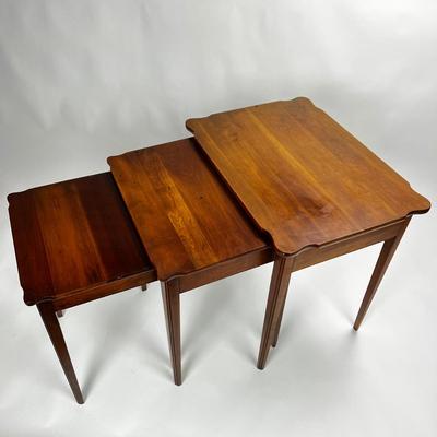1428 Amish Centennial Nesting Tables