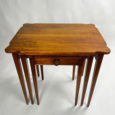 1428 Amish Centennial Nesting Tables