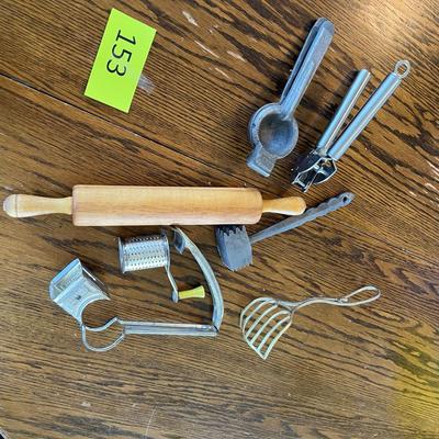 Lot of vintage utensils