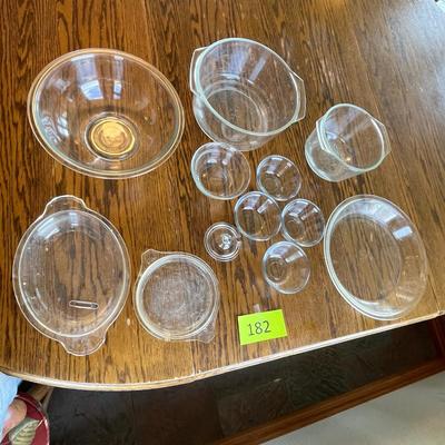 Lot of assorted glassware