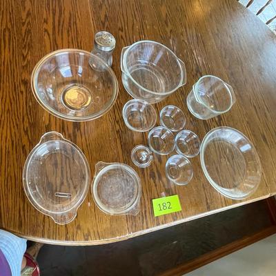 Lot of assorted glassware