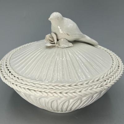 Vintage Italian White Porcelain Trinket Bowl Dove Handle Lid