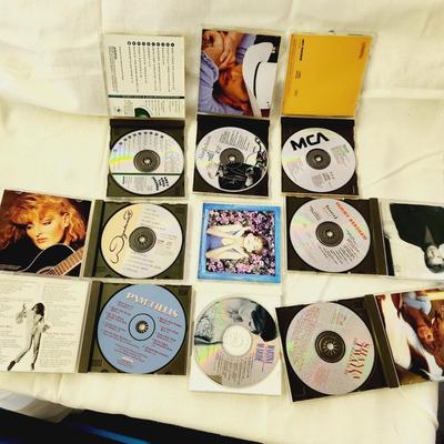 COUNTRY MUSIC BUNDLE OF CD