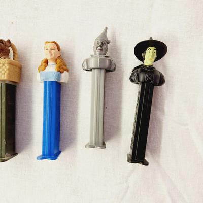 6 PC WIZARD OF OF PEZ COLLECTIBLES