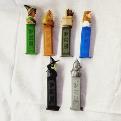 6 PC WIZARD OF OF PEZ COLLECTIBLES