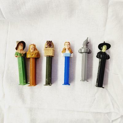 6 PC WIZARD OF OF PEZ COLLECTIBLES