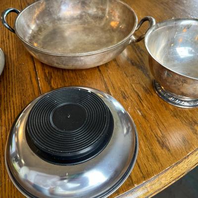Silver plate, chrome, & pewter items