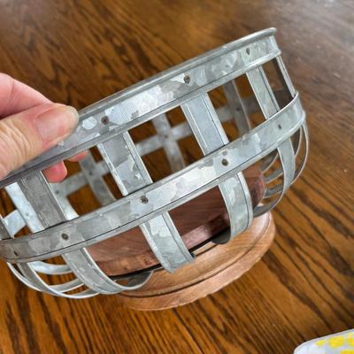 Bread baskets w/ linens