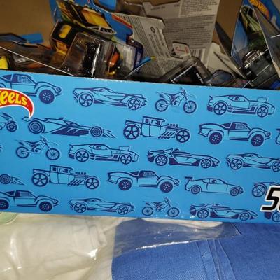 30 hot wheels cars new in package