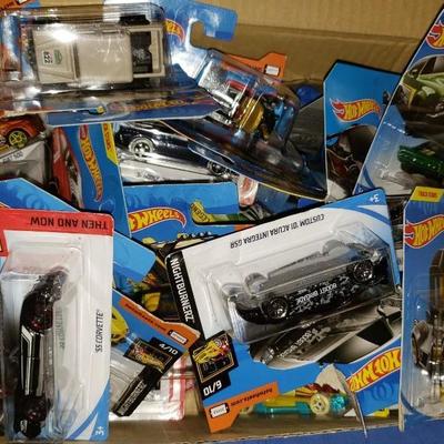 30 hot wheels cars new in package