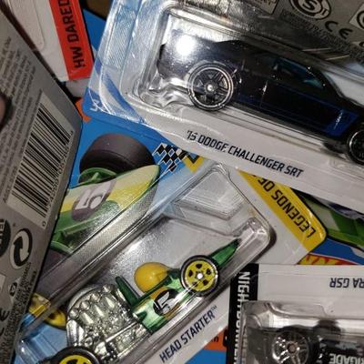30 hot wheels cars new in package
