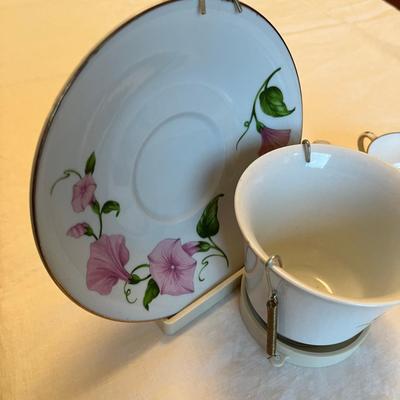 Cup & Saucer Collection