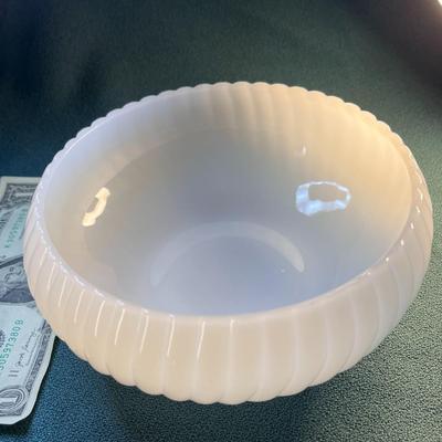 OPAQUE MILK GLASS SWIRLED RIBBED BOWL