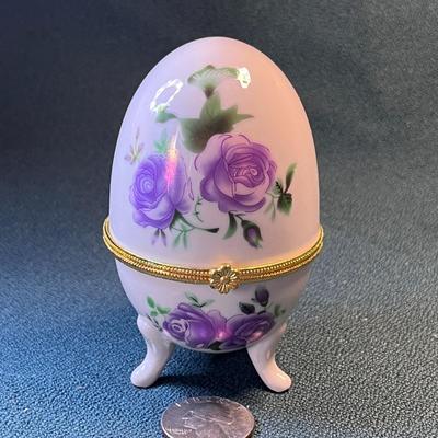 DECORATIVE PORCELAIN EGG HINGED BOX FLORAL DESIGN 