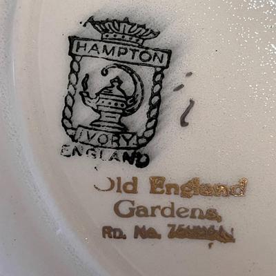 HAMPTON POTTERY COLORFUL COTTAGE DESIGN PLATE