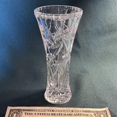 LEADED GLASS FLOWER VASE 