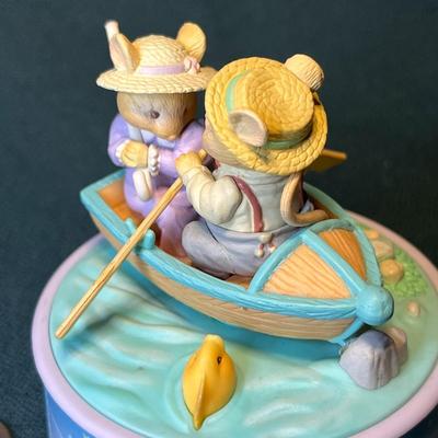 ENESCO BUNNIES IN BOAT WIND-UP MUSIC BOX