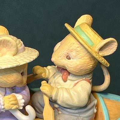 ENESCO BUNNIES IN BOAT WIND-UP MUSIC BOX