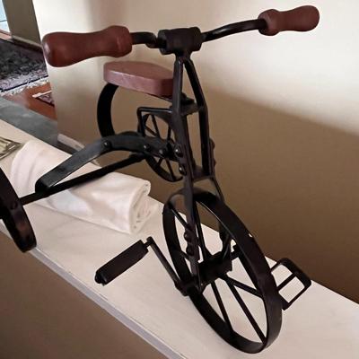 WELL MADE DECORATIVE OLD FASHIONED TRICYCLE