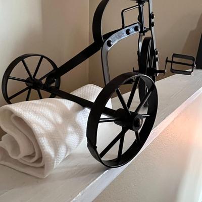 WELL MADE DECORATIVE OLD FASHIONED TRICYCLE