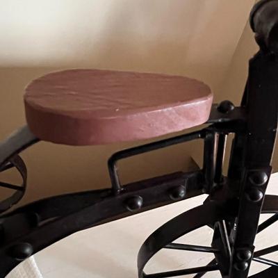 WELL MADE DECORATIVE OLD FASHIONED TRICYCLE