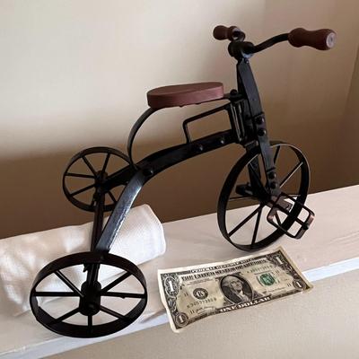 WELL MADE DECORATIVE OLD FASHIONED TRICYCLE