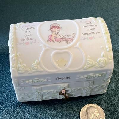 PRECIOUS MOMENTS AUGUST JEWELRY CHEST