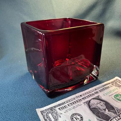 CRANBERRY COLOR GLASS PLANTER 4â€ CUBE