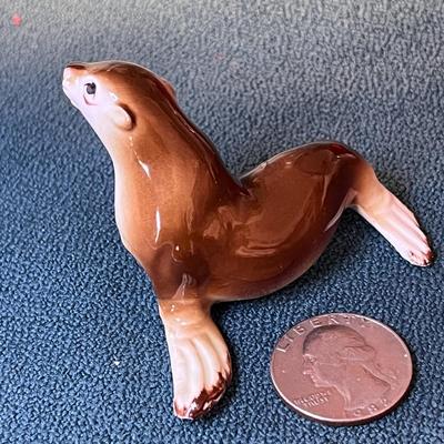 SMALL SEAL PORCELAIN FIGURAL 