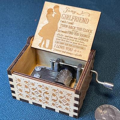 INTRICATE DESIGN MUSIC BOX â€œYOU ARE MY SUNSHINEâ€ TUNE
