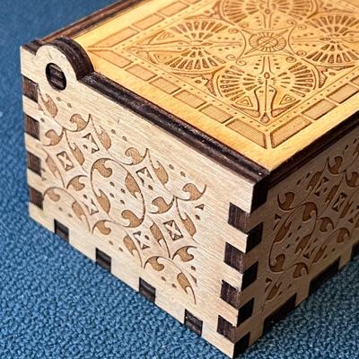 INTRICATE DESIGN MUSIC BOX â€œYOU ARE MY SUNSHINEâ€ TUNE
