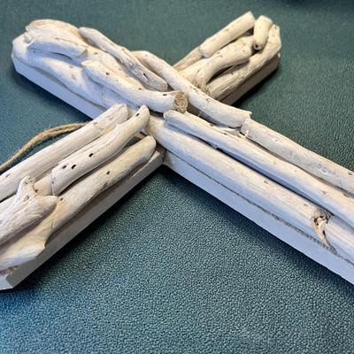 DRIFTWOOD-LIKE RUSTIC CROSS 