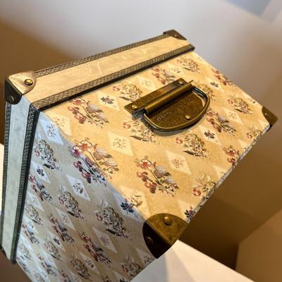 TRI-COASTAL DESIGN STORAGE LIDDED BOX 