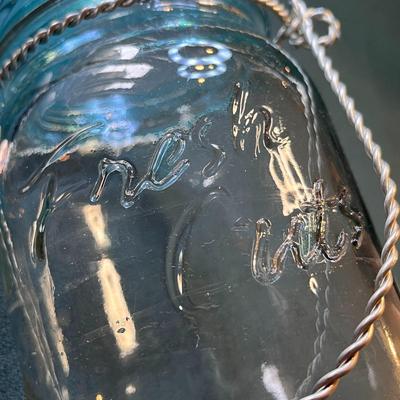 â€œFRESH CUTSâ€ QUART JAR BLUE TINT AROUND TOP 