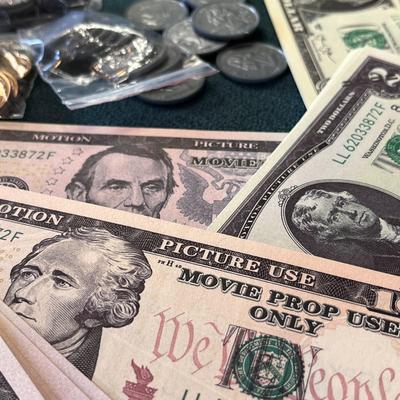 CHILDRENâ€™S MONEY HANDLING LEARNING PACK