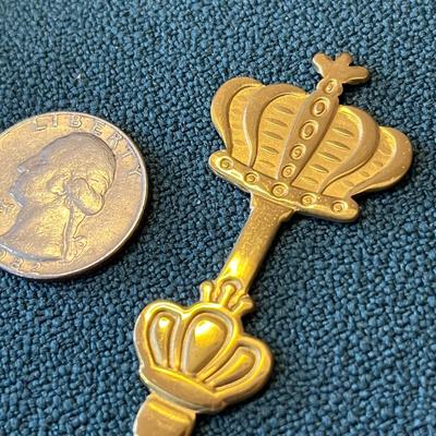 SET OF 12 CROWN TOP GOLD/BRASS SPOONS