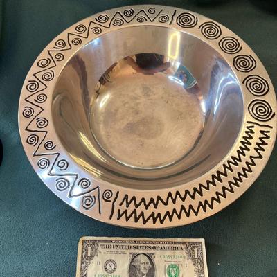 LARGE WILTON DECORATIVE ALUMINUM FRUIT BOWL