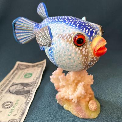 COLORFUL BLOWFISH FIGURAL ATOP CORAL BED