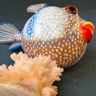 COLORFUL BLOWFISH FIGURAL ATOP CORAL BED