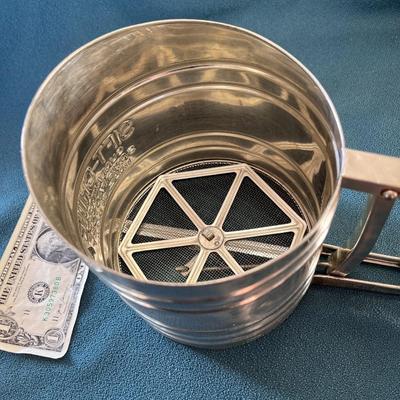 OLD STYLE FLOUR SIFTER HEAVY DUTY TYPE