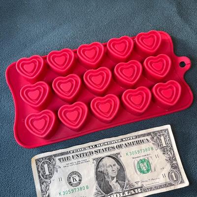RED SILICONE HEART CANDY MOLD HOLDS 15 CANDIES