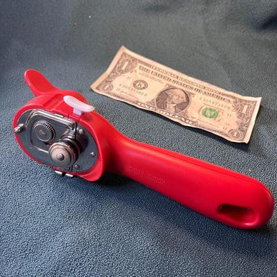 KUHN  RIKON SAFETY LID LIFTER DELUXE CAN OPENER