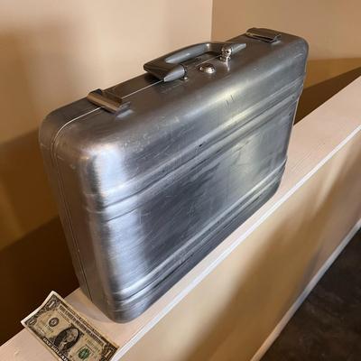 VINTAGE ALUMINUM HALLIBURTON BRIEF CASE 